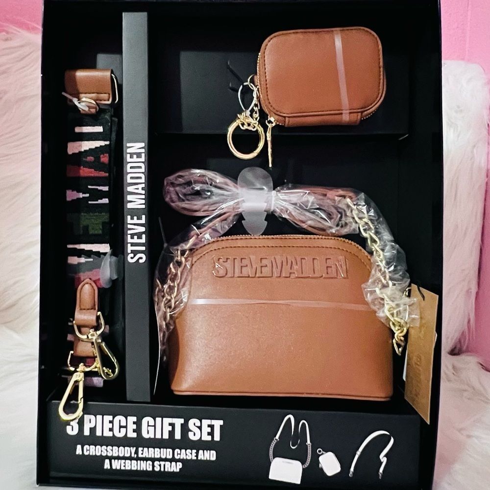 STEVE MADDEN CROSSBODY BAG AIRPOD CASE WEBBING STRAP